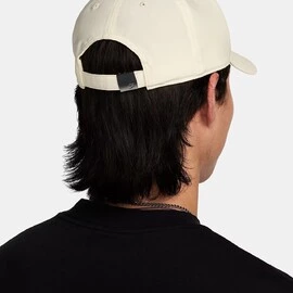 Nike Dri-FIT Club Structured Metal Logo Cap