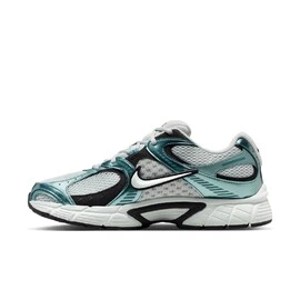 Nike V5 RNR Shoes